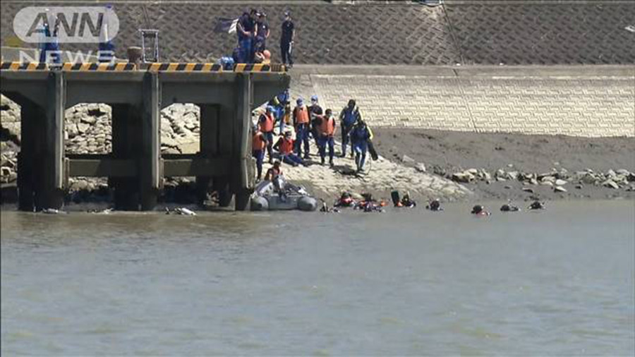 頭部がない女性遺体が筑後川の橋の近くで発見される